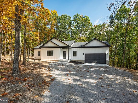 4th image of 200 Blackthorne Ridge Rd