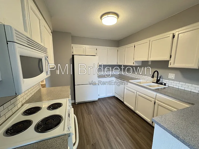 14575 SW Walker Rd #B12 — Photo 8