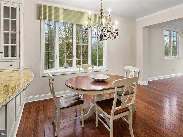 12 Windermere Way — Photo 7