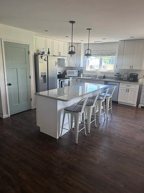 3 bed, 1700 sqft, $2,300 — Photo 2