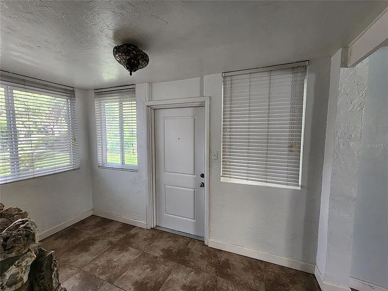 1014 NE 10th Pl — Photo 22