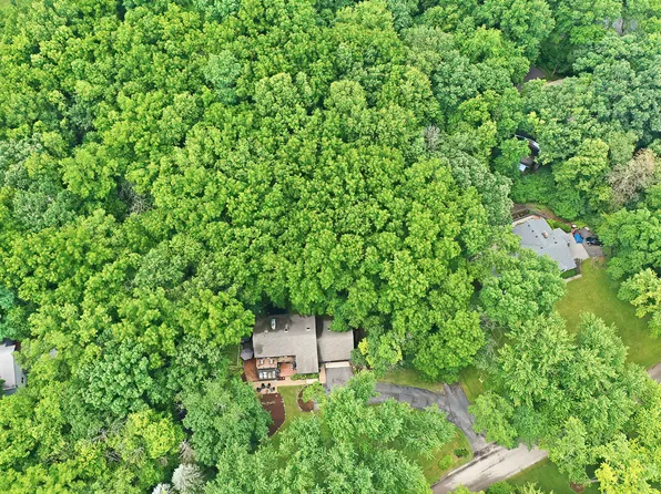 118 Brookbridge Rd, Trout Valley, IL 60013