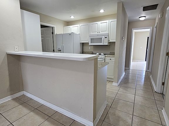 4th image of 3024 Santa Barbara Blvd #3024