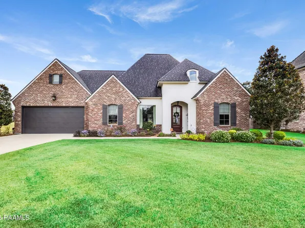 1057 Angelwood Cir, Breaux Bridge, LA 70517