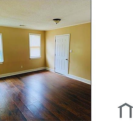 4th image of 3636 Hazelwood Ave