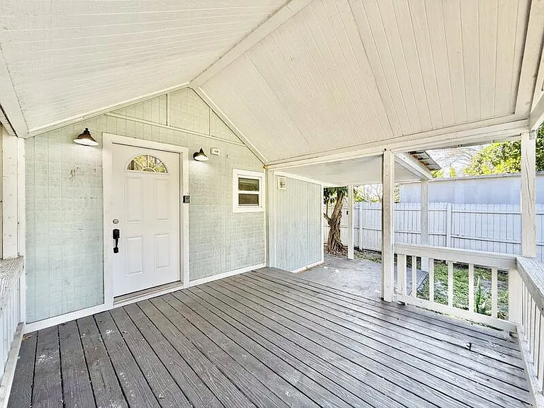 713 Smith St — Photo 12