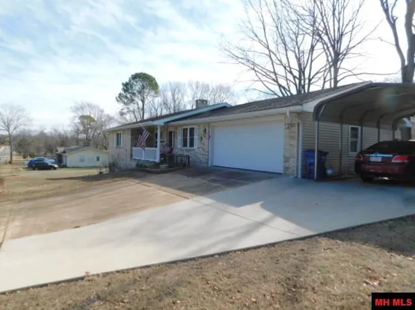 614 E 1st St, Mountain Home, AR 72653