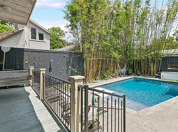 2nd image of 6333 Annunciation St
