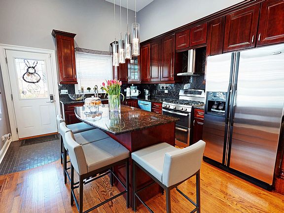 4th image of 341 Pinehurst Dr