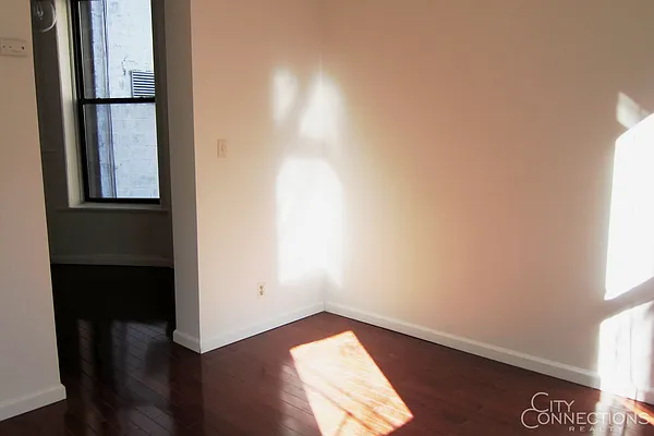 Rented by City Connections Realty | media 16