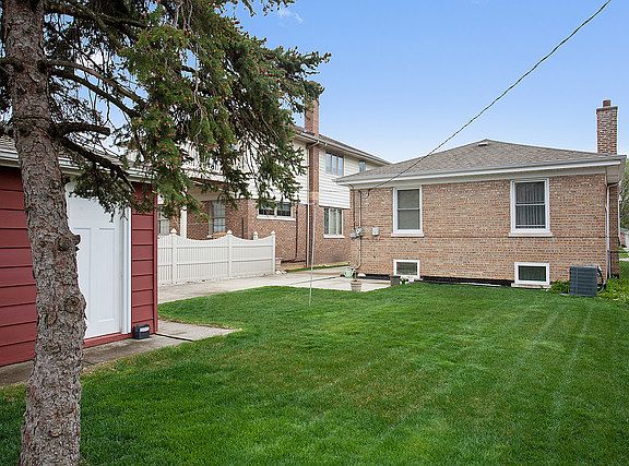 2nd image of 5325 S Newcastle Ave