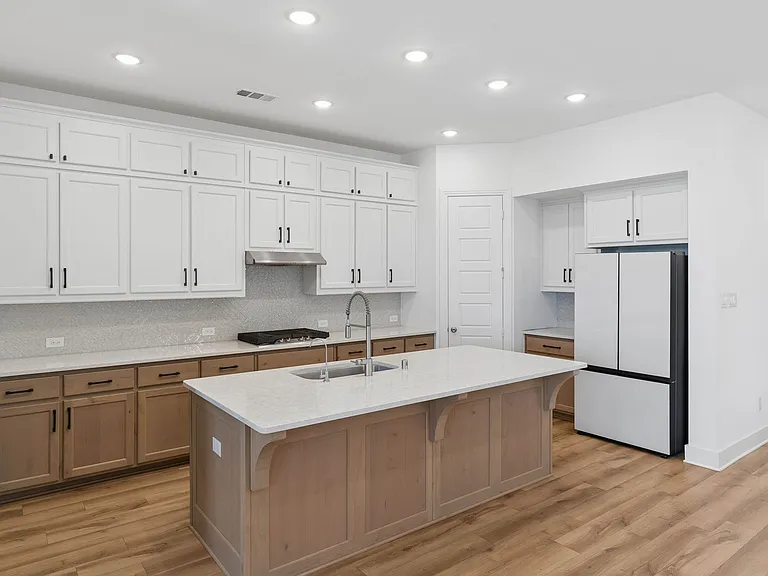 1905 Rhea Ct — Photo 8