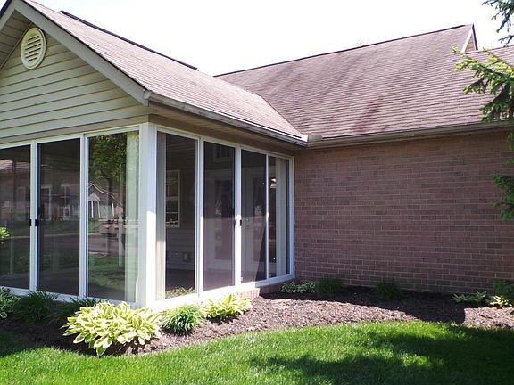 3rd image of 6077 Blendon Chase Dr