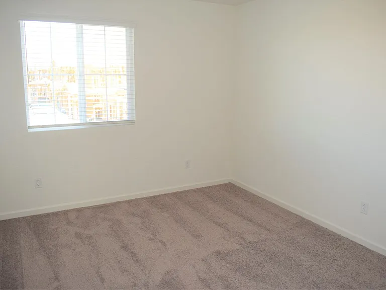 60 Molveno Dr — Photo 10