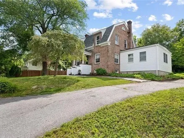 6 Tanglewylde Pl, Quaker Hill, CT 06375