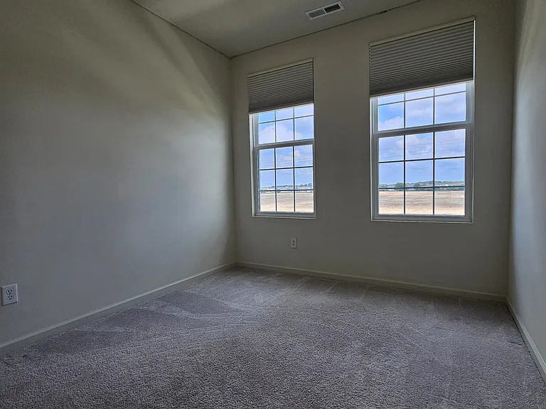 1728 Blenker Dr — Photo 18