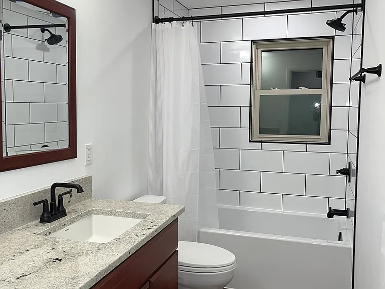 Valley View Dr — Photo 2
