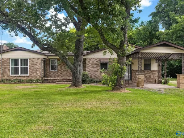 351 W Piney Grove Rd, Falkville, AL 35622