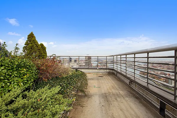 Sold by Corcoran | media 27