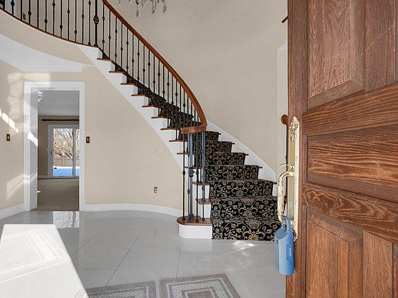 3rd image of 2626 Chartwell Rd