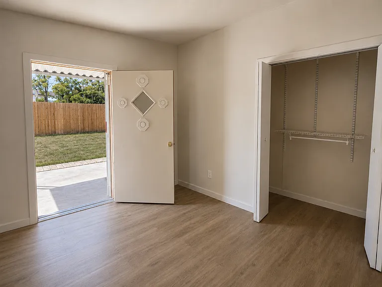 909 Elko Way — Photo 10