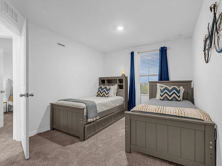 Longboat Dr — Photo 17
