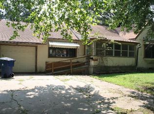 2401 Parkway Ave, Coffeyville, KS 67337