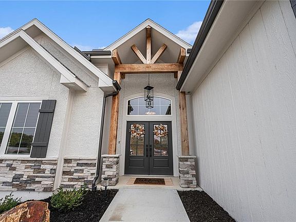 4th image of 15447 W 168th Pl