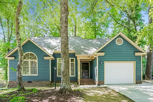 1011 Laurens Way Photo 1