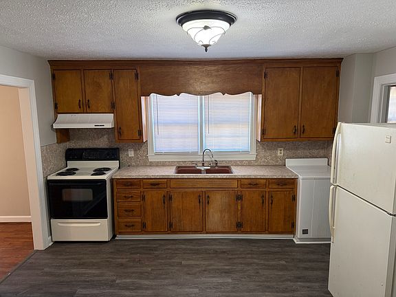 4th image of 428 Kemper Rd