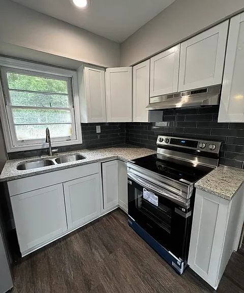 2841 Hawthorne Dr — Photo 4