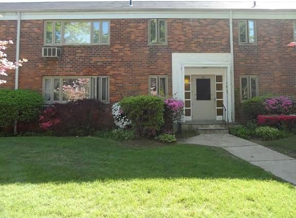 2nd image of 76 Lawrence Ct APT A