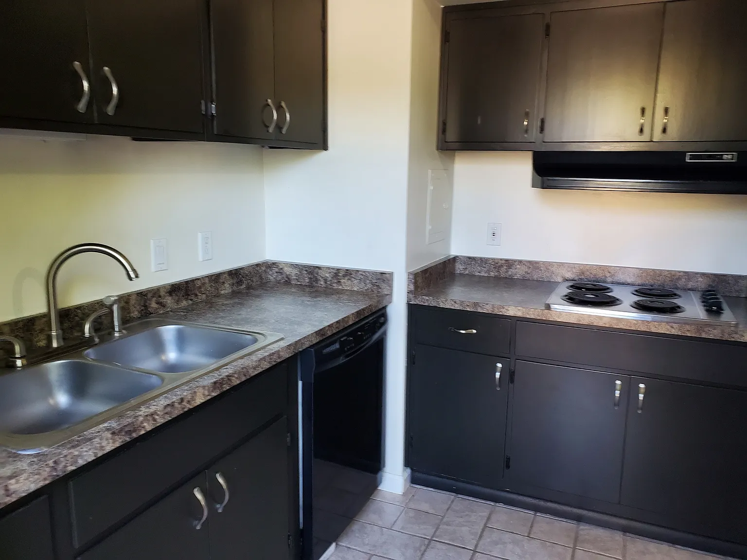 1 bed, 1100 sqft, $1,095 — Photo 3
