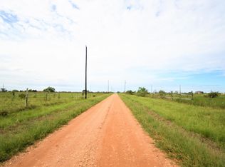 7230 Carriage Rd, Sealy, TX 77474