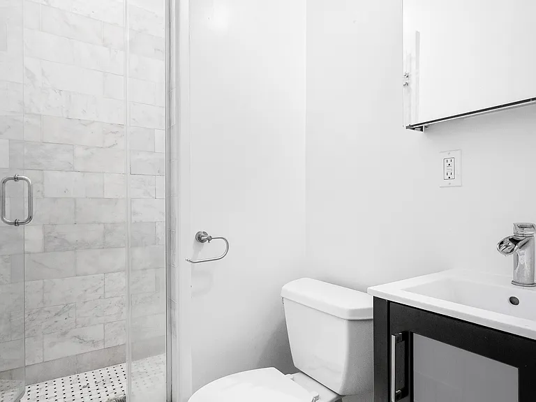 174 E 85th St #3D — Photo 6