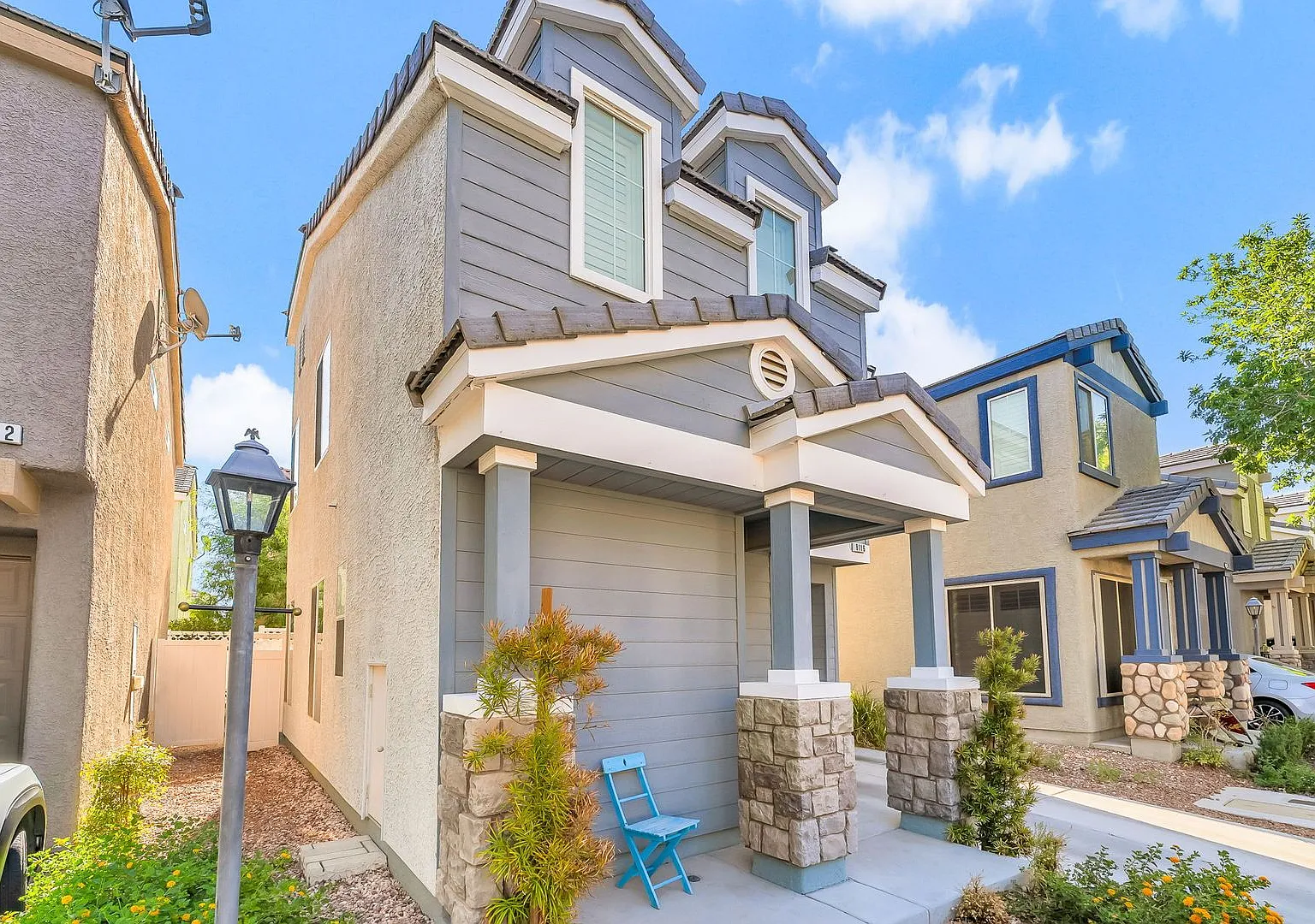 Welcome to this beautifully maintained 2-bedroom, 2.5-bathroom home with 1 car garage located in ... — Photo 3