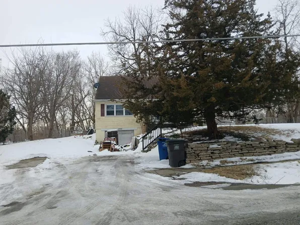 2931 E Aurora Ave, Des Moines, IA 50317