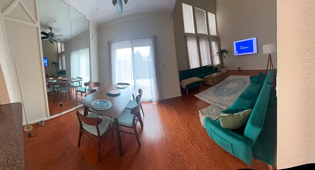 3 bed, 2.5 bath, 1600 sqft, $3,600 — Photo 2