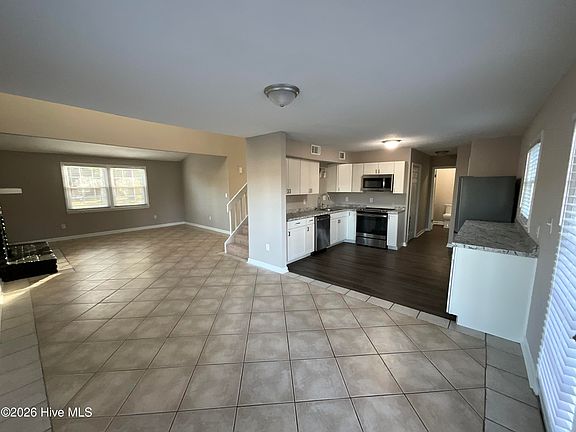 5th image of 3203 Gordon Drive