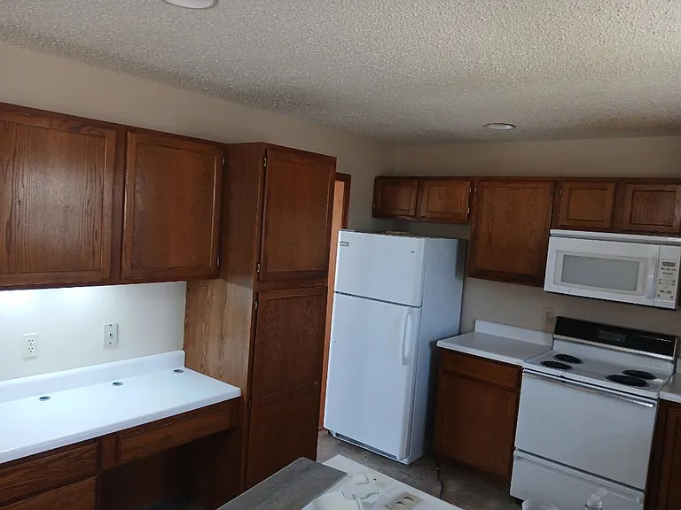 5102 Charm Ridge Dr — Photo 3