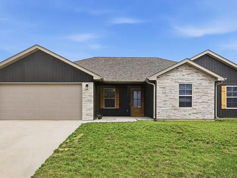147 La Vista Dr — Photo 1