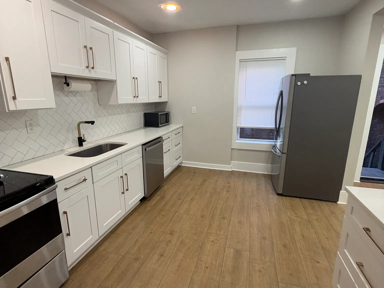 3 bed, 1800 sqft, $1,895 — Photo 3