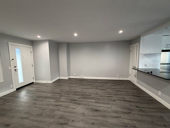 5th image of 11661 Montana Ave #7