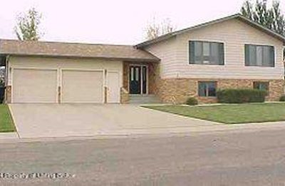1044 18th St W, Dickinson, ND, 58601