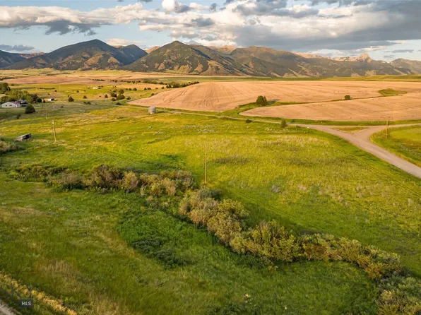 2 Reynolds Creek Rd, Belgrade, MT 59714