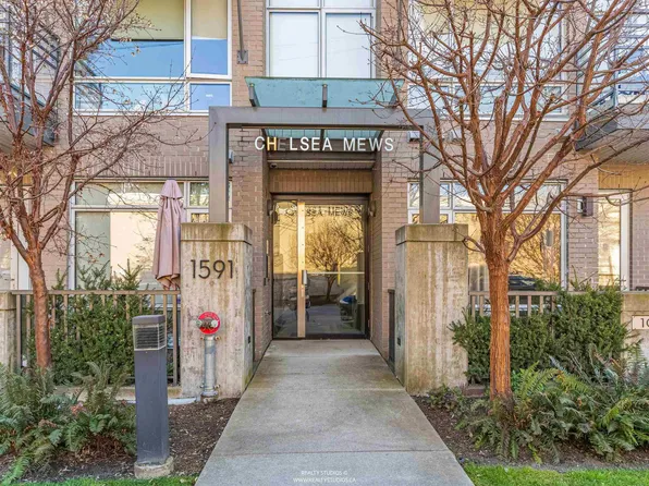 1591 Bowser Ave #206, North Vancouver, BC V7P 2Y4