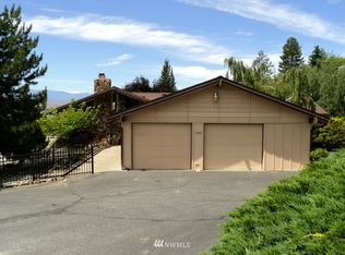 1930 Valley View Blvd, East Wenatchee, WA