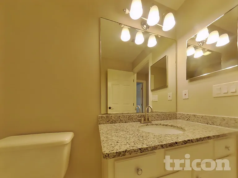 10902 Versailles Blvd — Photo 15