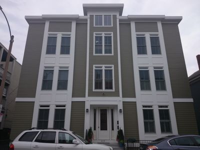 615 E 6th St, South Boston, MA, 02127