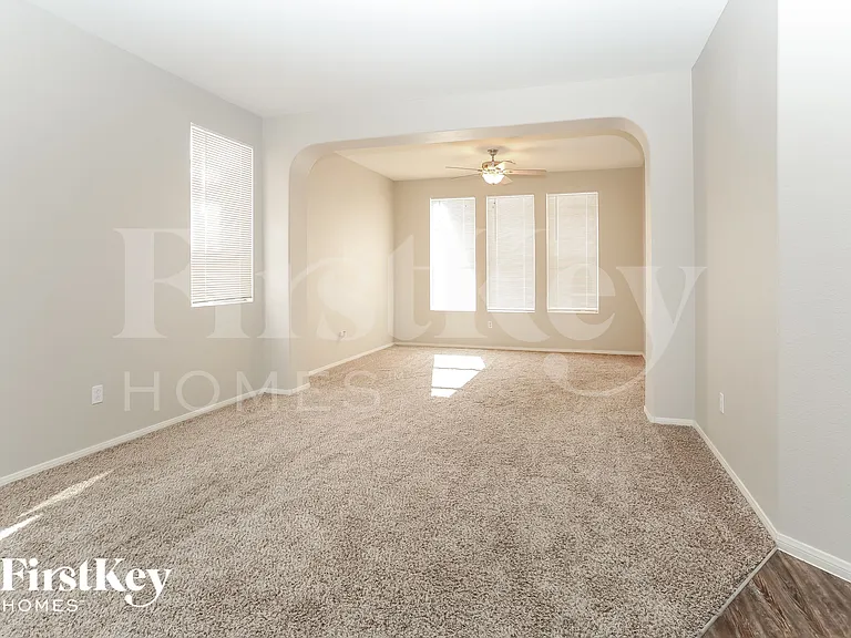 8049 Rock Port Cir — Photo 2